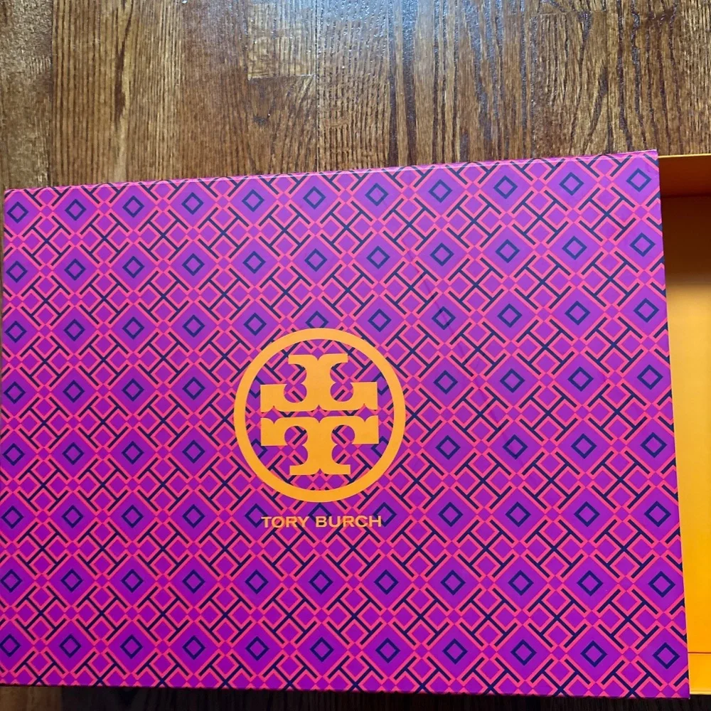 Tory Burch box/ boxes - Picture 2 of 5